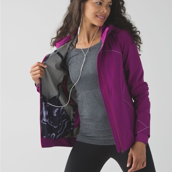 Lululemon Runaway Jacket - Picture 8 of 16